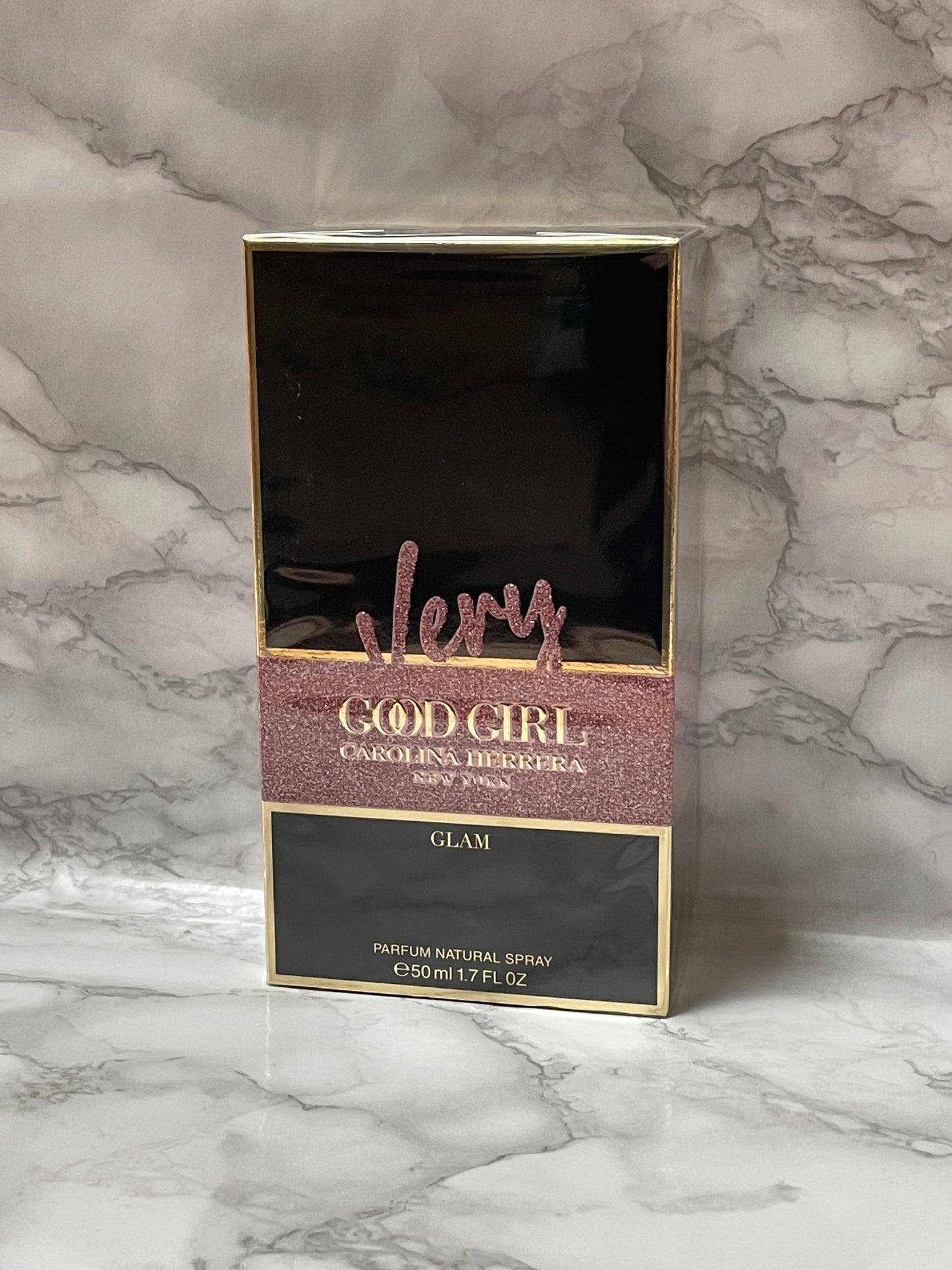 Very Good Girl Glam Carolina Herrera