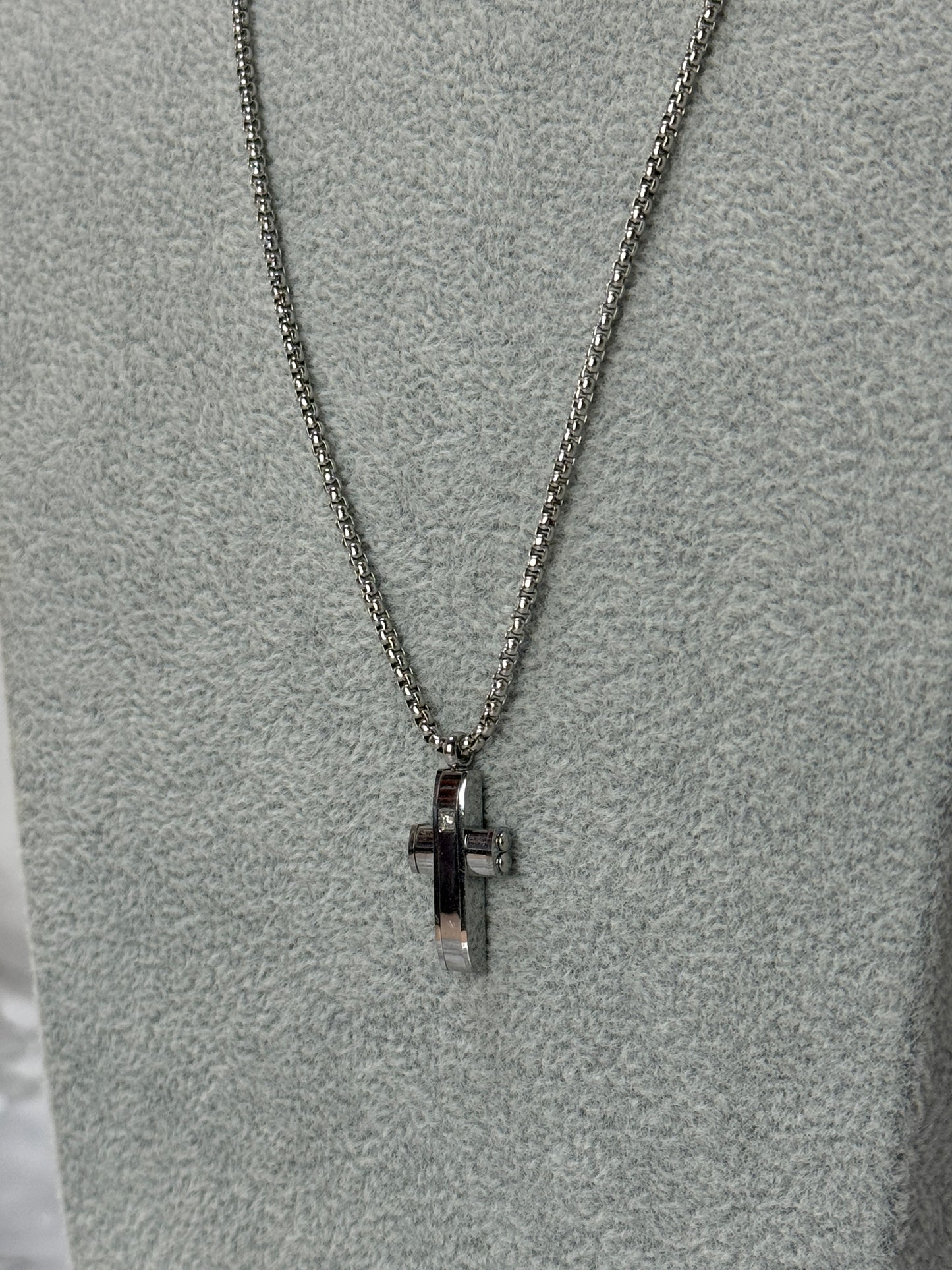 Collana Crocifisso Con Punto Luce Silver