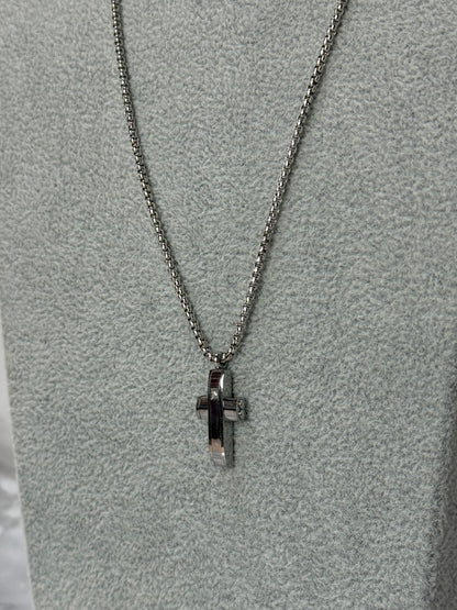 Collana Crocifisso Con Punto Luce Silver